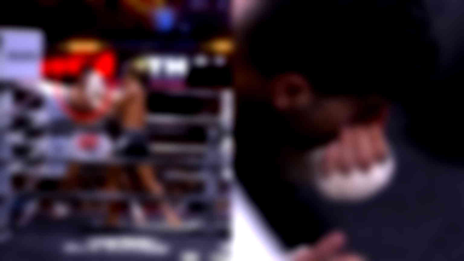 Video: Muay Thai fighter suffers horrific broken nose during match
