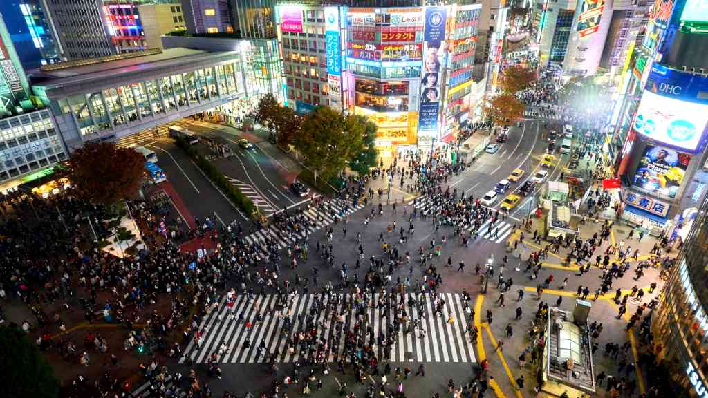 Japan sees record-breaking surge in foreign visitors