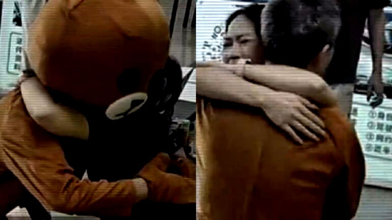 Chinese dad wearing a bear costume for working daughter tugs netizens’ heartstrings